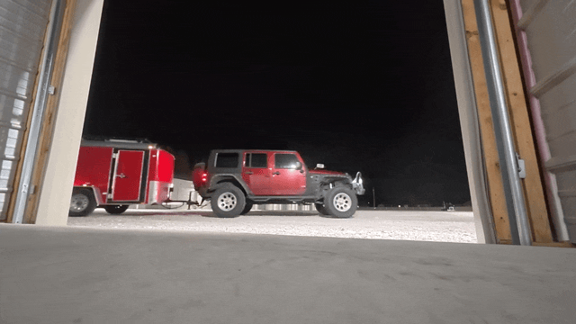 Jeep pulling the KTG mobile workshop trailer